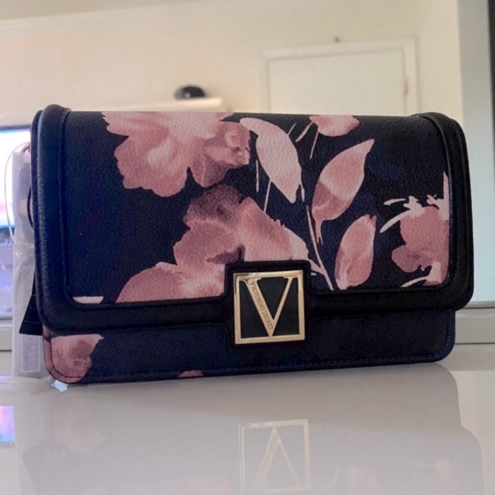 Floral VS tech wristlet wallet
